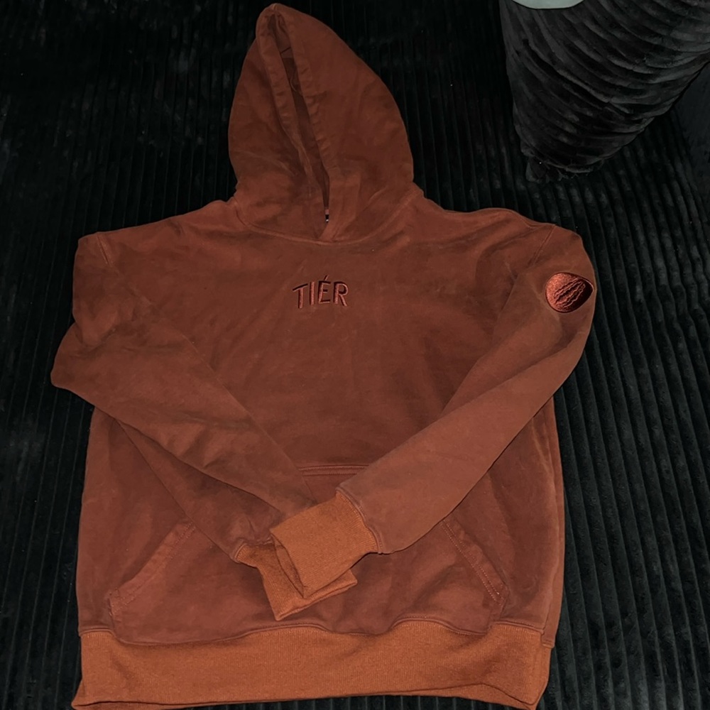 Tier chocolate sweatshirt size large